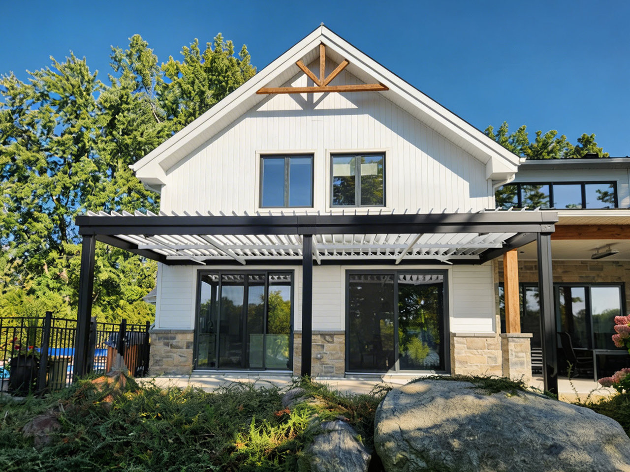 Farmhouse · attached